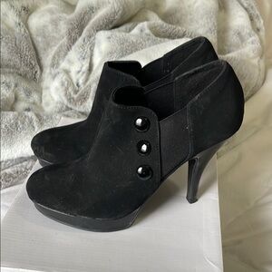 Kenneth Cole Black Heeled Boots with Suede Finish